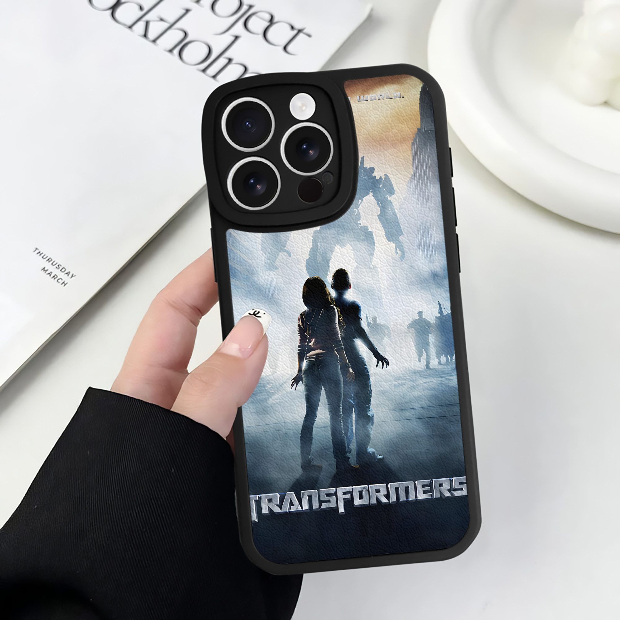 （画像用） Transformers トランスフォーマー 【iPhone 16シリーズ対応】シリコンスマホケース（レザー調） 材質：シリコン